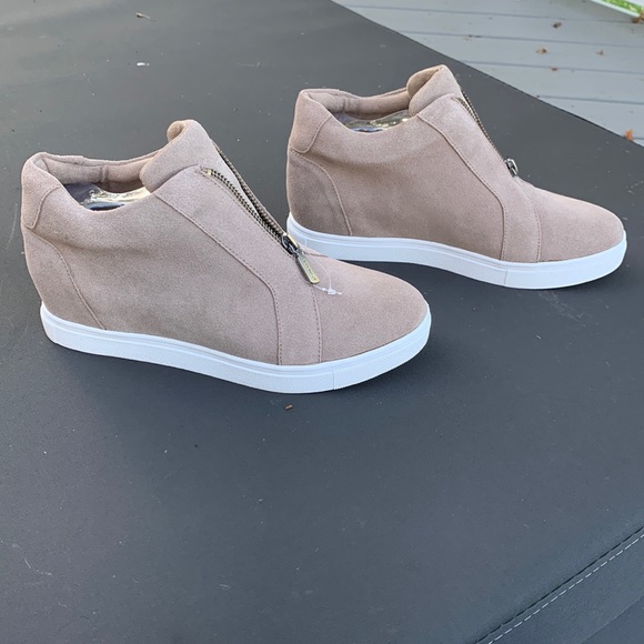 blondo georgette waterproof hidden wedge sneaker